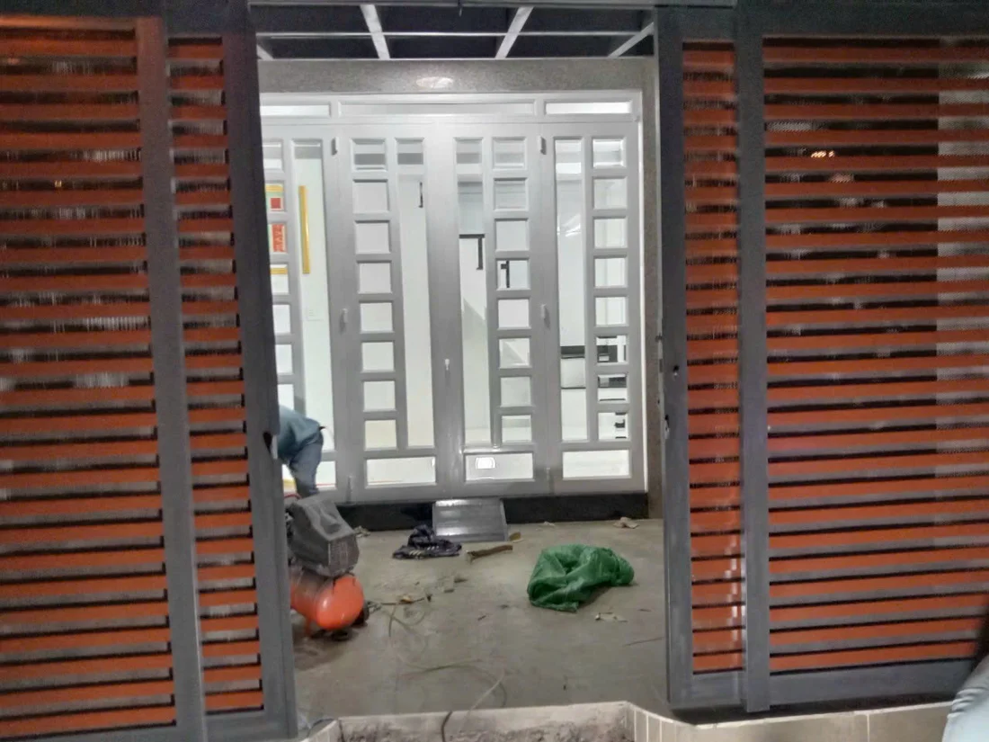 Lắp khung sắt bảo vệ cửa sổ tại nhà