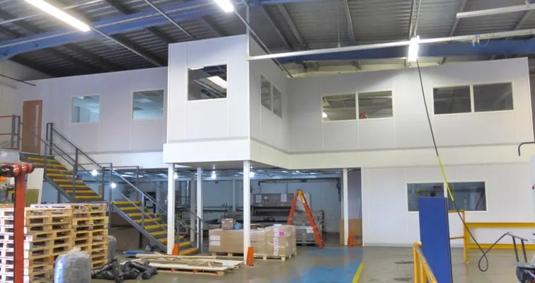 Văn phòng lắp ráp bằng tấm panel trong xưởng