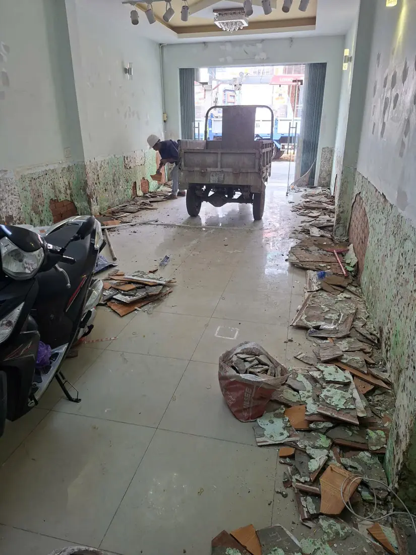 Sửa cửa sắt nhà phố tại TP.HCM